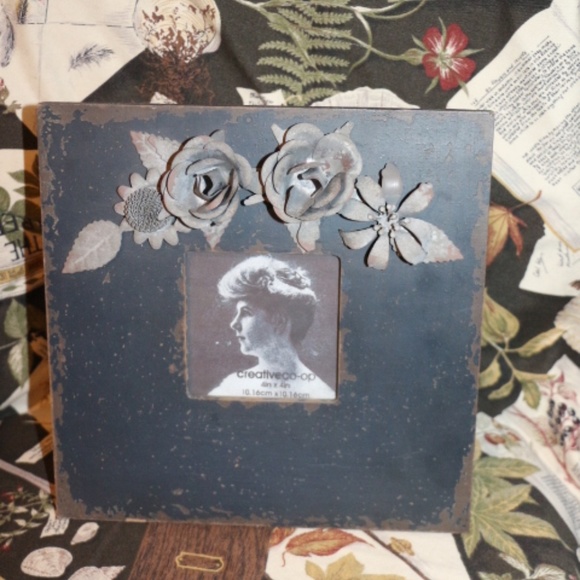 VINTAGE STYLE UNIQUE METAL-WORK PHOTO FRAME NWT - Picture 1 of 5